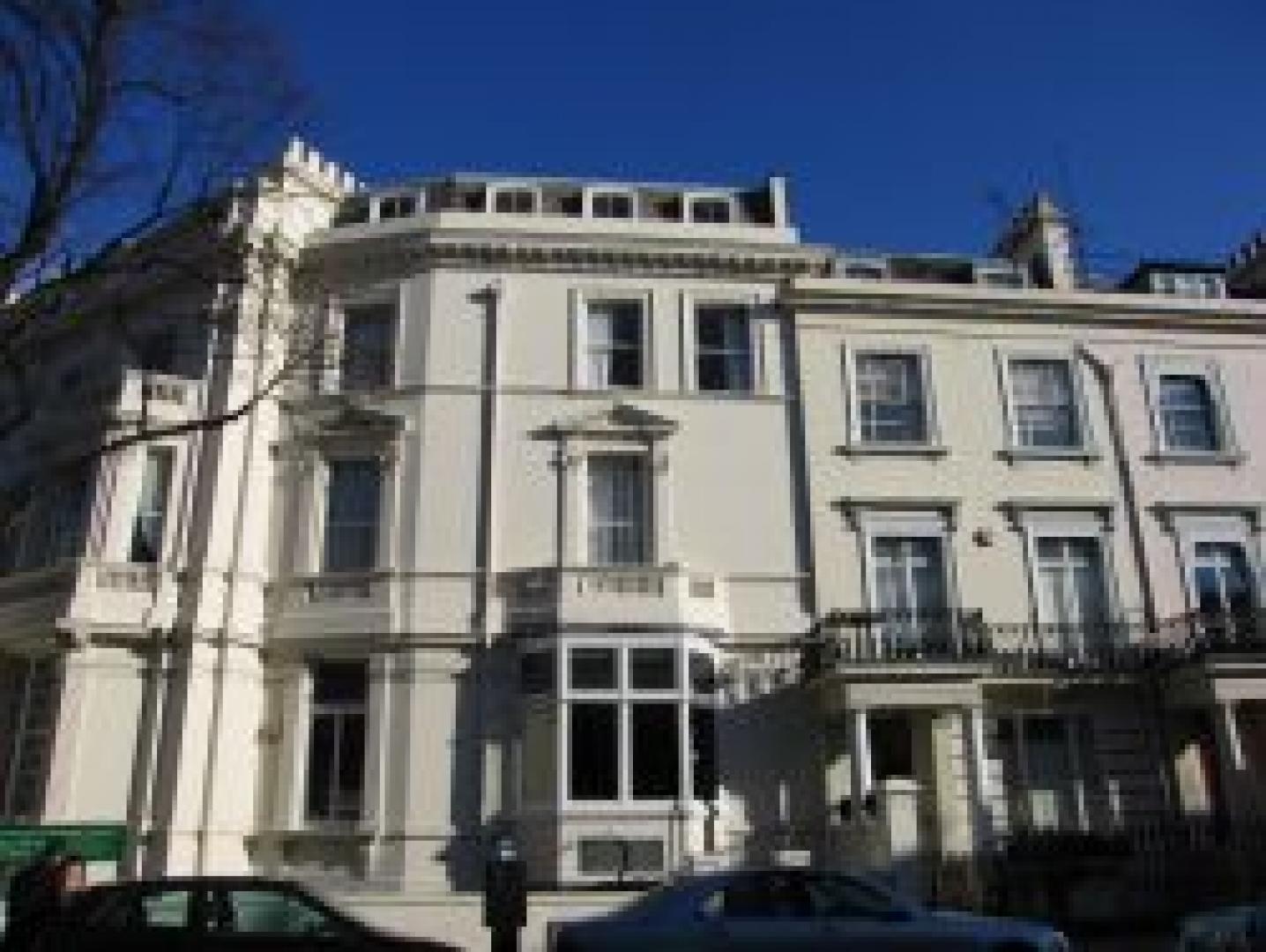 			new on!, 2 Bedroom, 1 bath, 1 reception Flat			 Pembridge Villas, NOTTING HILL W11